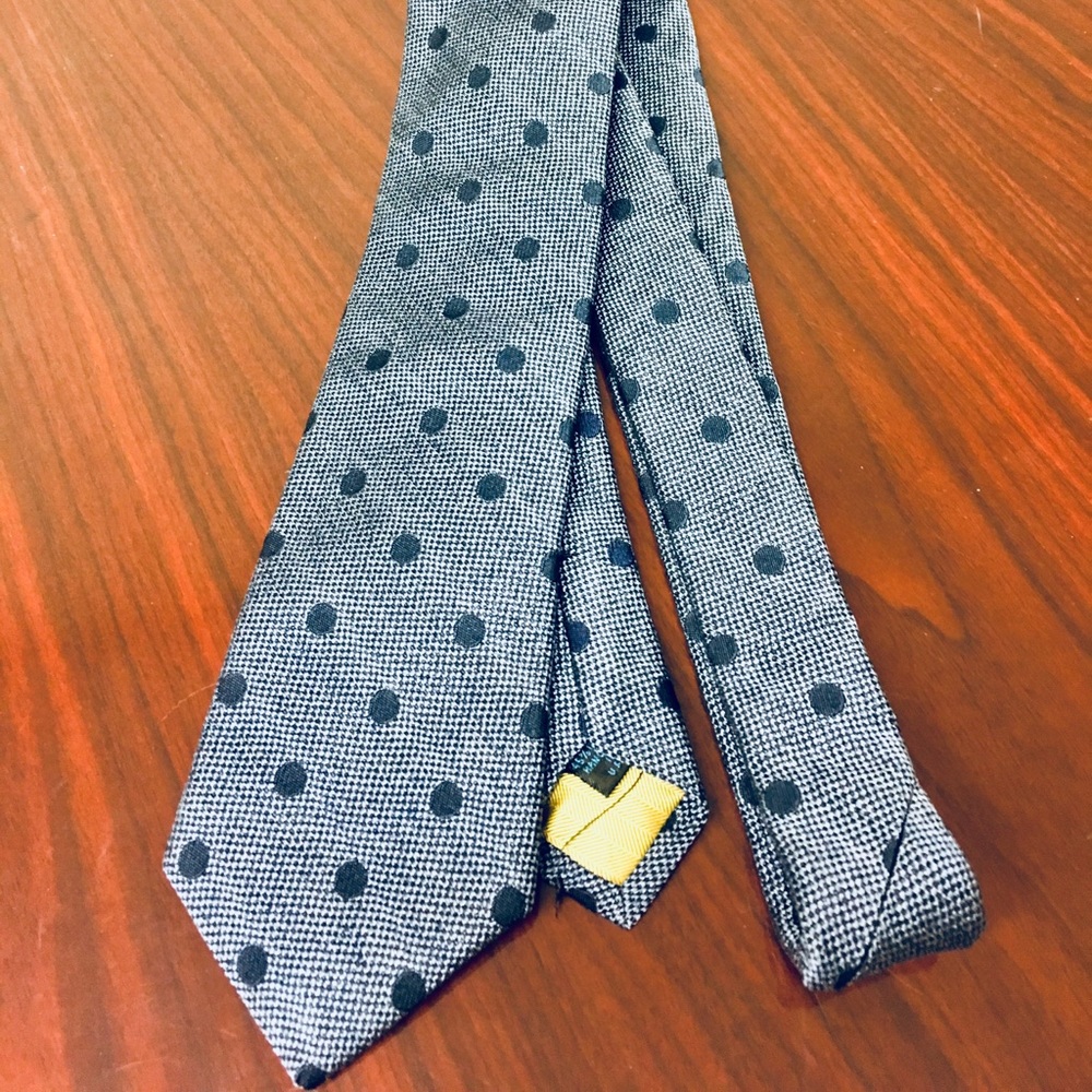 Allen Edmonds navy/gray houndstooth dotted tie